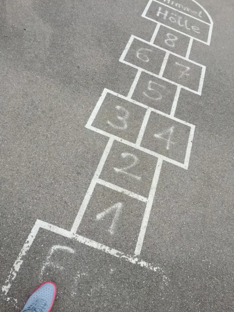piko, Games We Played That Our Kids May Not Be Familiar About, Hopscotch - Numbers on a piko